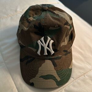 New York Yankees Camo Print Baseball Hat